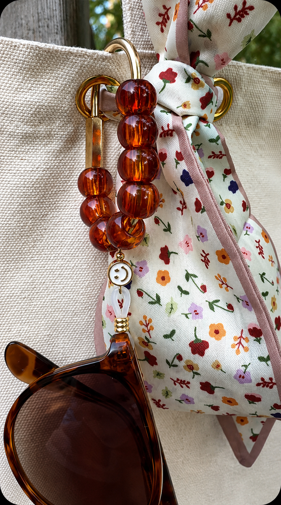 Smiley Bag Charm (Sunglass Holder)